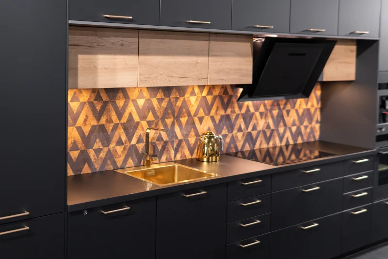 Moderne Musterküche im Küchenstudio