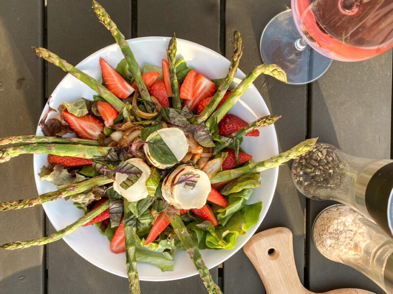 Erdbeer-Spargel-Ziegenkäse Salat