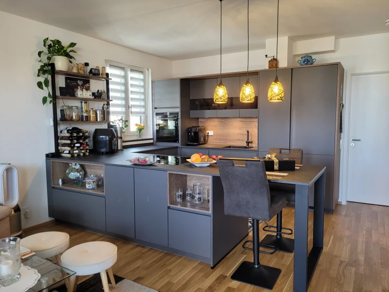 Eleganz und Effizienz vereint in einer Wohnküche