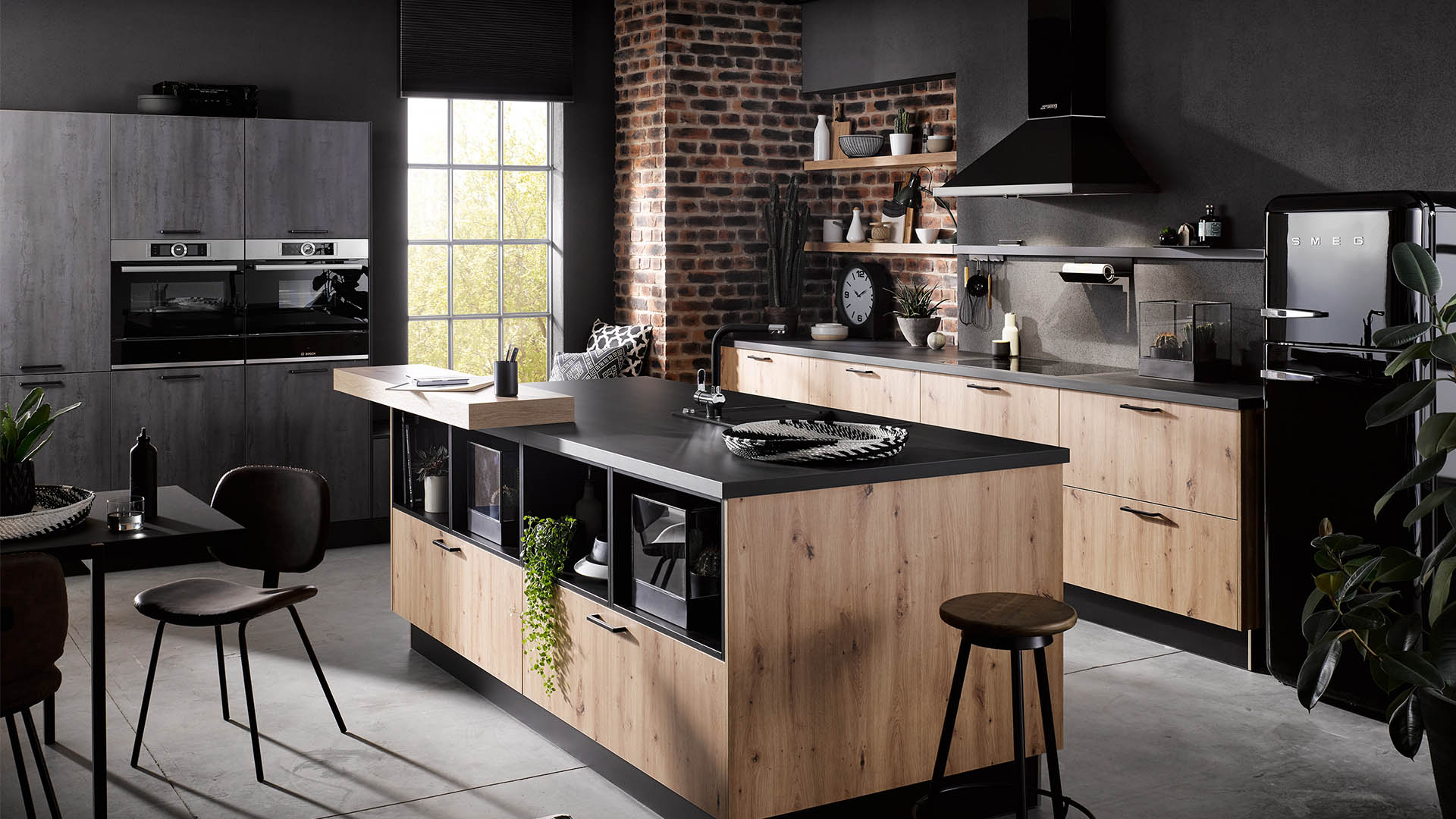 moderne_kuechen_xanocs_kuechenstore_grimma_0002_AV1095_Sommereiche_AV1075_Schwarzstahl_M